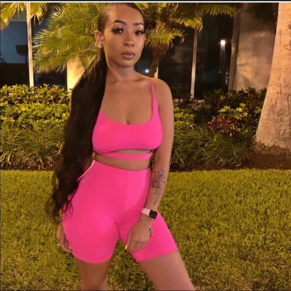 Two pink piece 💕😱 - Picture 2 of 3